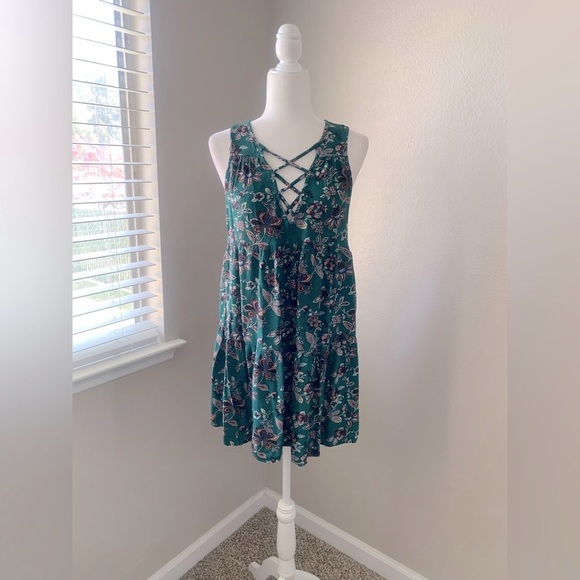 Tops - Floral Crisscross Green Top